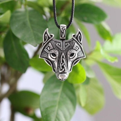 Vintage Norse Wolf Head Necklace