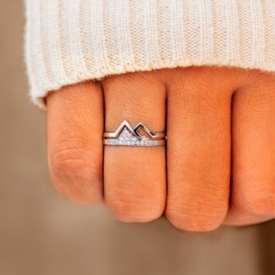 Adventure Mountain Round Cut White Sapphire 925 Sterling Silver Ring