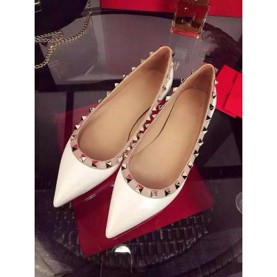 Women's White Flat Heel Sheepskin Closed Toe With Rivet Party Casual Flat Shoes