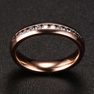 Titanium Round Cut White Sapphire Rose Gold Promise Rings For Her